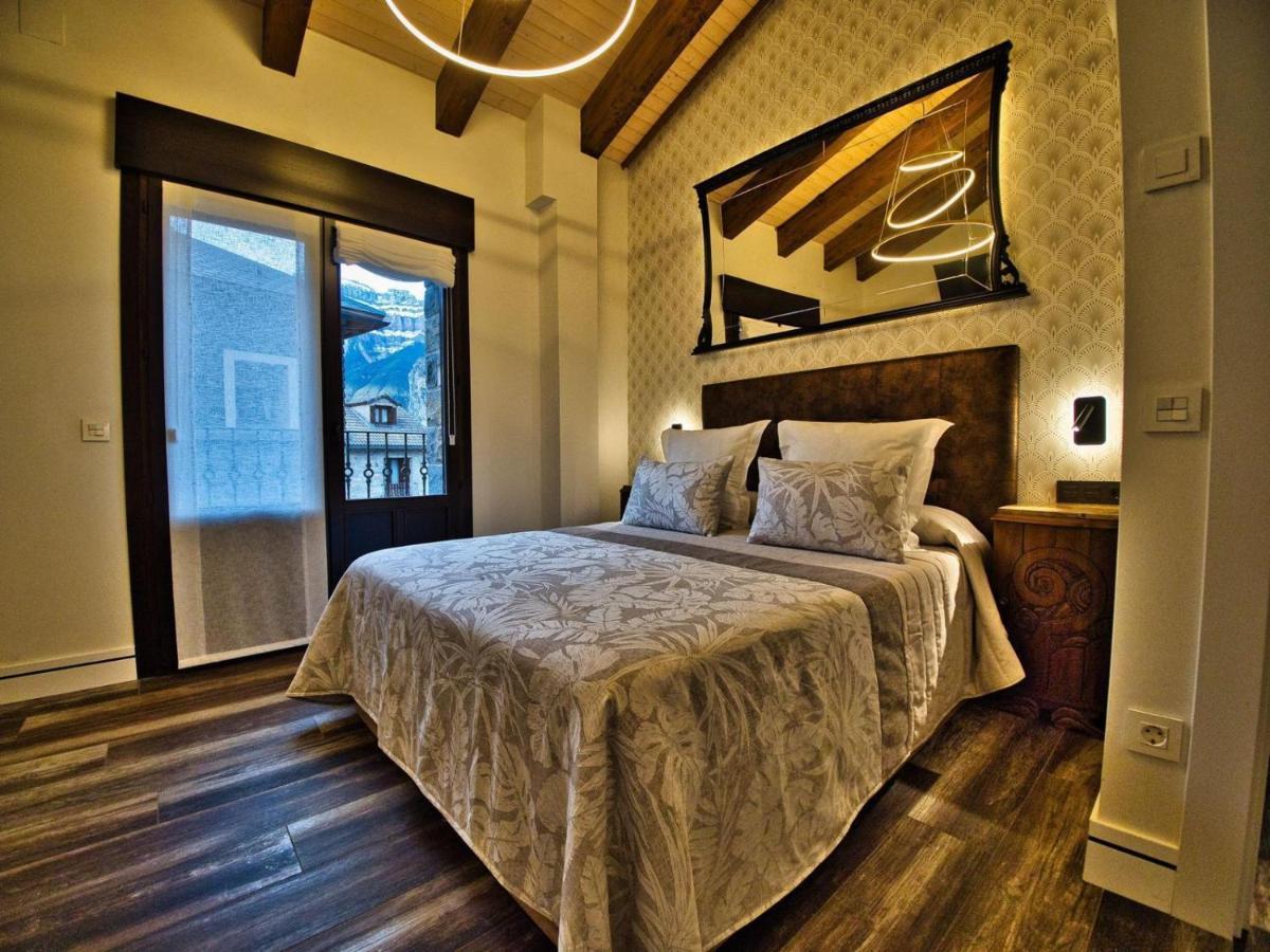 Apartamentos Valle De Ordesa-Торла Екстериор снимка